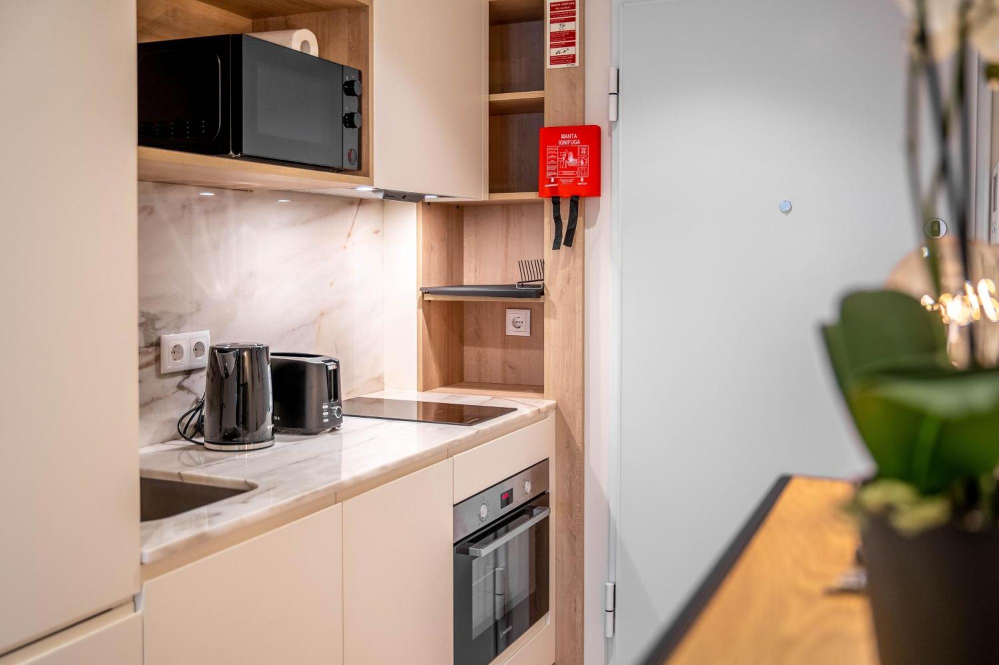 Trindade Bliss: 1Br W/ Free Parking By Lovelystay Porto Exterior foto