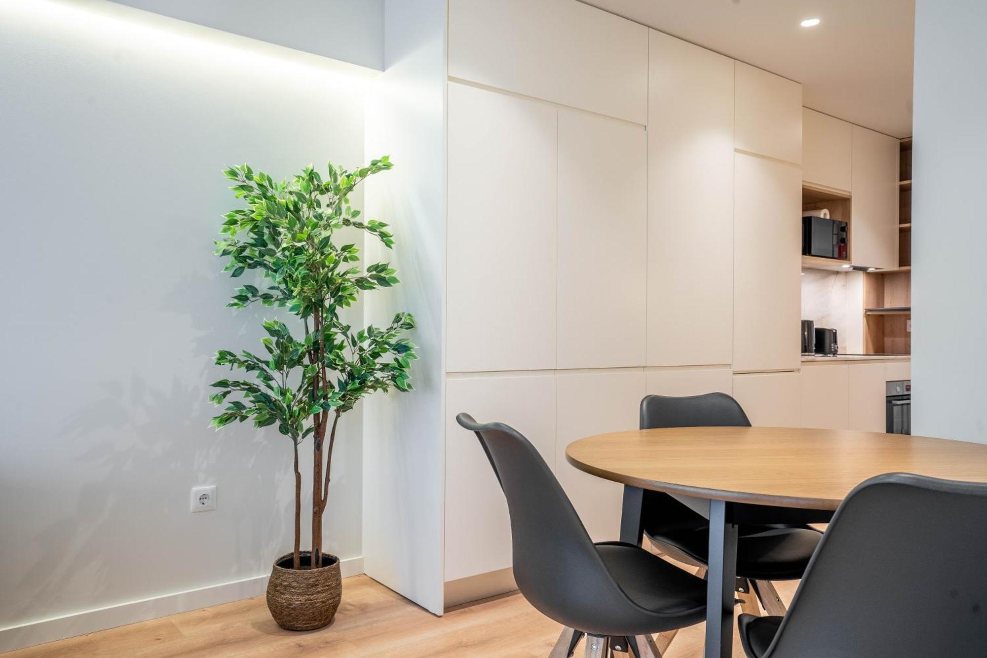 Trindade Bliss: 1Br W/ Free Parking By Lovelystay Porto Exterior foto
