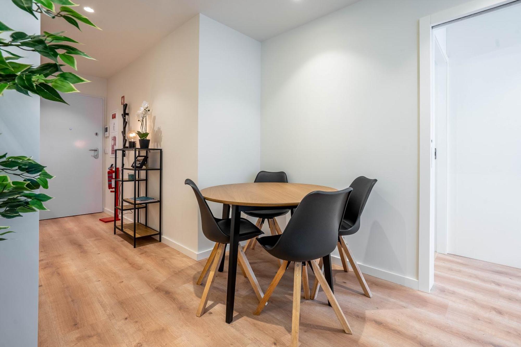 Trindade Bliss: 1Br W/ Free Parking By Lovelystay Porto Exterior foto