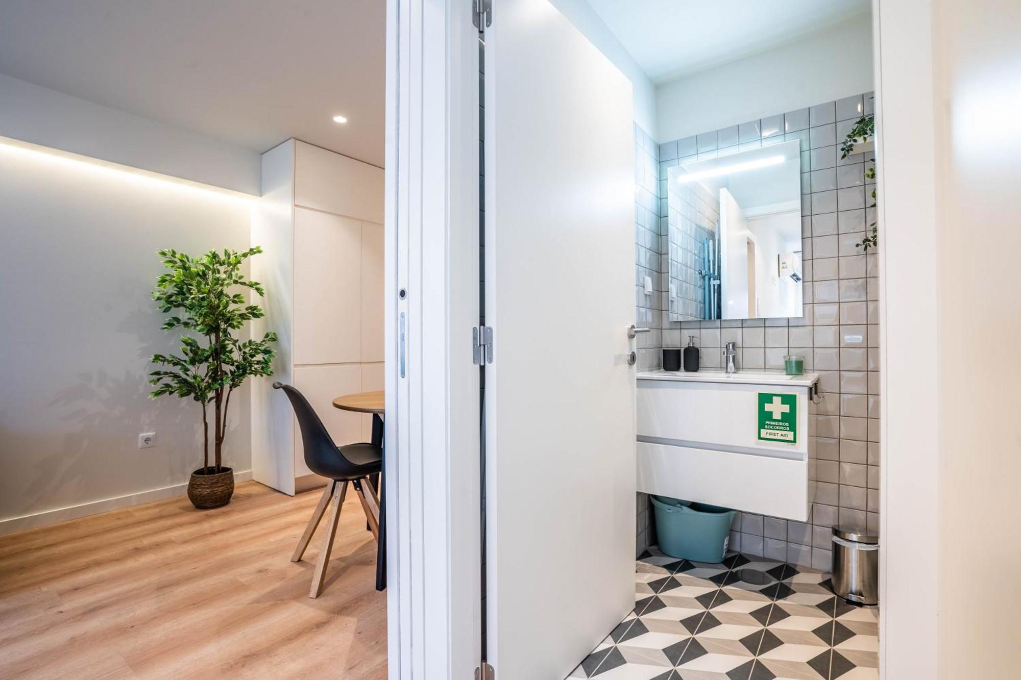 Trindade Bliss: 1Br W/ Free Parking By Lovelystay Porto Exterior foto